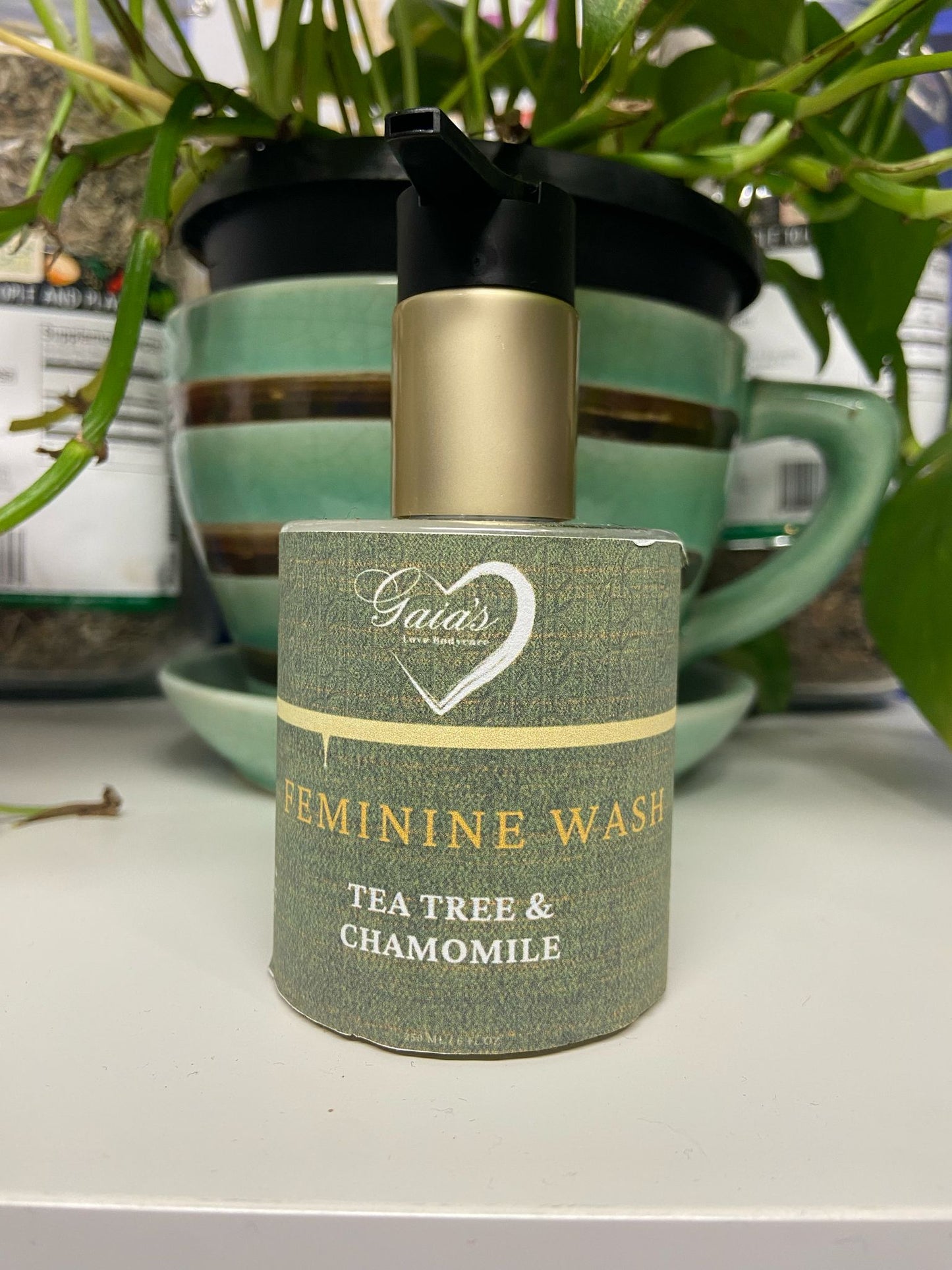 Feminine Wash (Tea Tree & Chamomile)